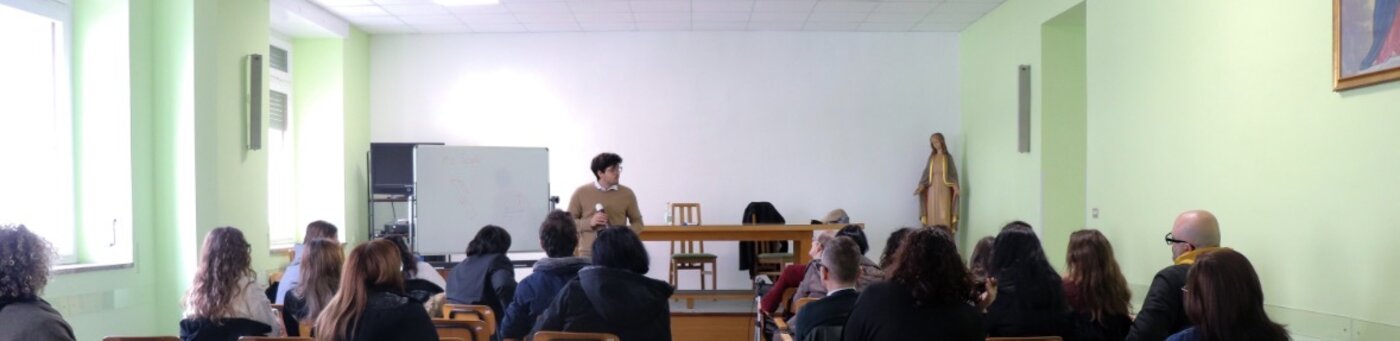 Fabrizio Giaconella durante una lezione di formazione